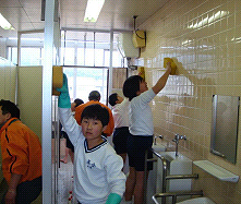 落合小学校卒業記念トイレ磨き