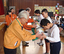 落合小学校卒業記念トイレ磨き