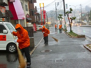 通学路清掃リポート　～雨でも例外なし～　