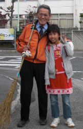 通学路清掃リポート　～竹の子学園塾生とパチリ～