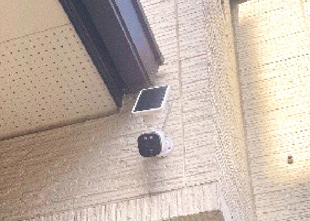 ソーラー一体型防犯カメラ